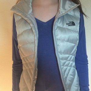 BRAND NEW NORTH FACE VEST